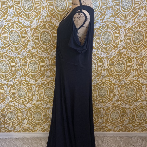 Torrid Black Jersey Cold Shoulder Maxi Dress size 1X - Picture 6 of 12